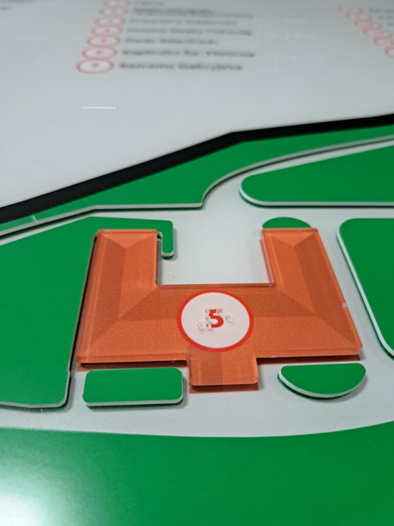 Wypukły model budynku oznaczonego numerem 5 na dotykowym planie Miasteczka Galicyjskiego.