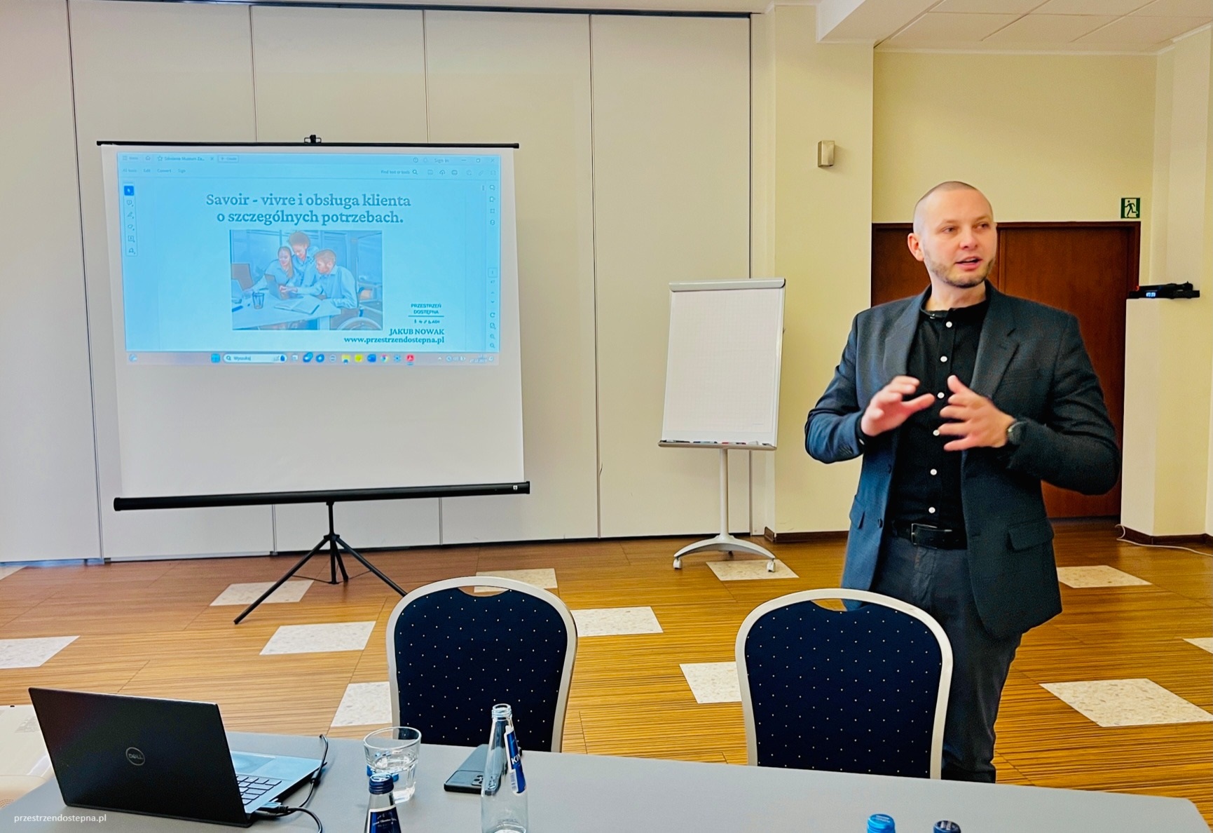Szkolenia grupy pracowników z Biur Informacji Turystycznej, przewodników oraz osób zajmujących się zawodowo turystyką